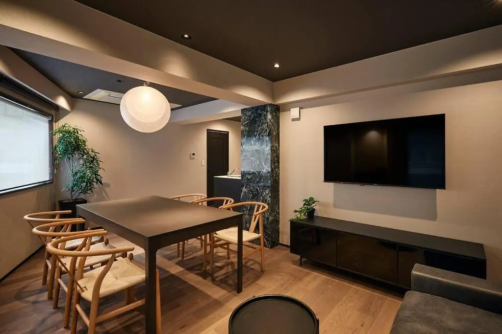 Villa Newopen! - 2 Min Walk From Yoyogi-Koen Station - 5 Min Train Ride From Shinjuku - 2 Showers - 123 M2, Private House In The City Centre! à Tōkyō